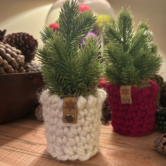 Mini Christmas/Evergreen Tree  Set of 3 with Crochet Cozy Handmade New! - Picture 5 of 11